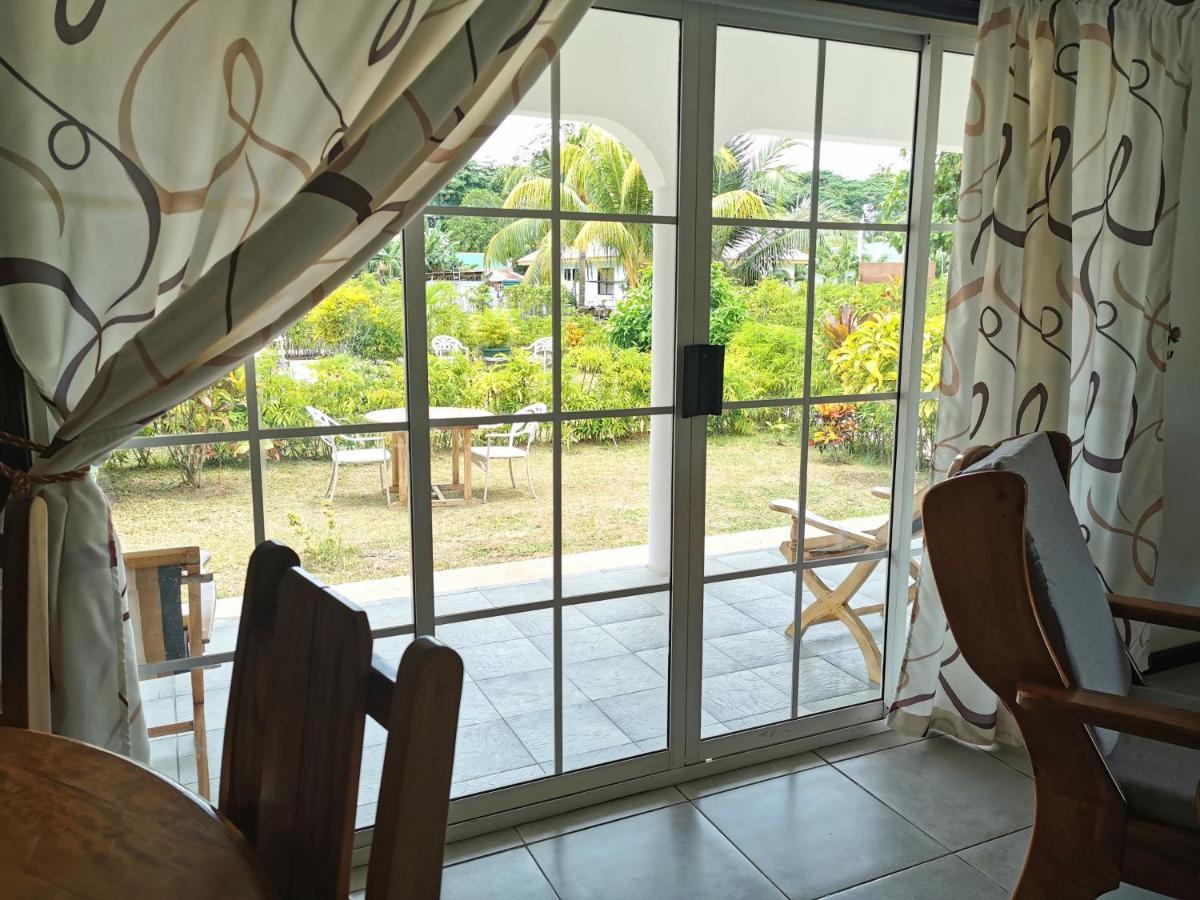 Chez Marva Grande Villa Coco 3 A 12 Personnes 拉迪格岛 外观 照片