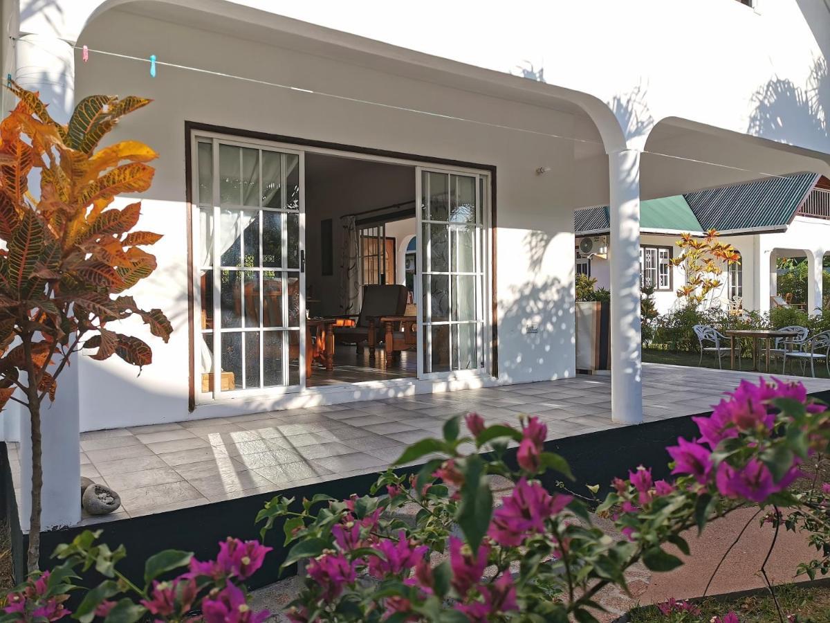 Chez Marva Grande Villa Coco 3 A 12 Personnes 拉迪格岛 外观 照片