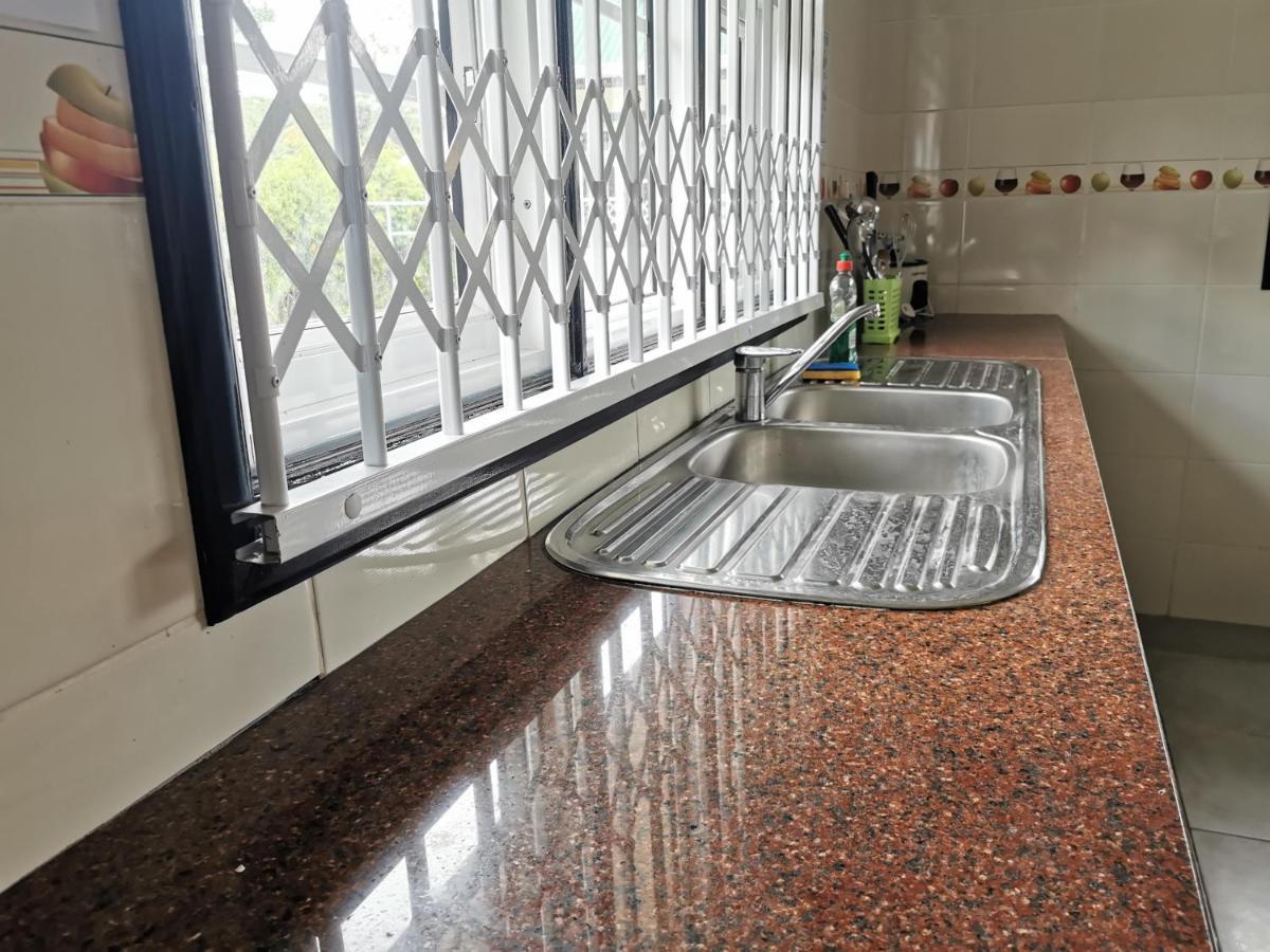Chez Marva Grande Villa Coco 3 A 12 Personnes 拉迪格岛 外观 照片
